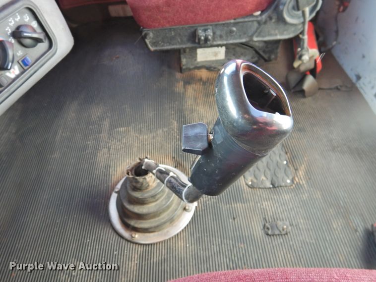 image for item DJ8470 2001 Western Star 4964FX  semi truck