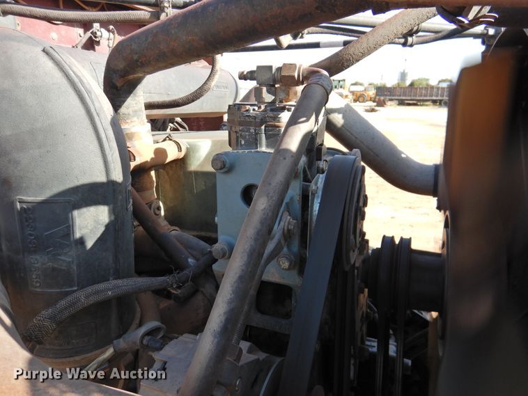 image for item DJ8470 2001 Western Star 4964FX  semi truck