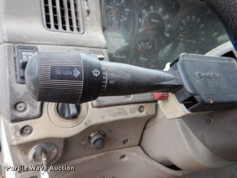 image for item DJ8748 2001 Sterling A9500  semi truck