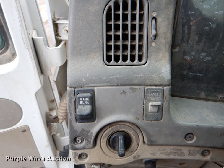 image for item DJ8748 2001 Sterling A9500  semi truck