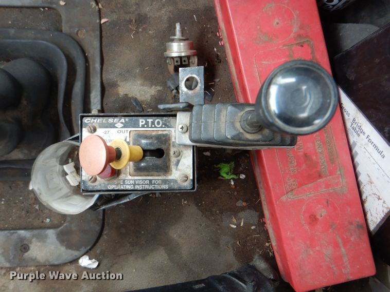 image for item DJ8748 2001 Sterling A9500  semi truck