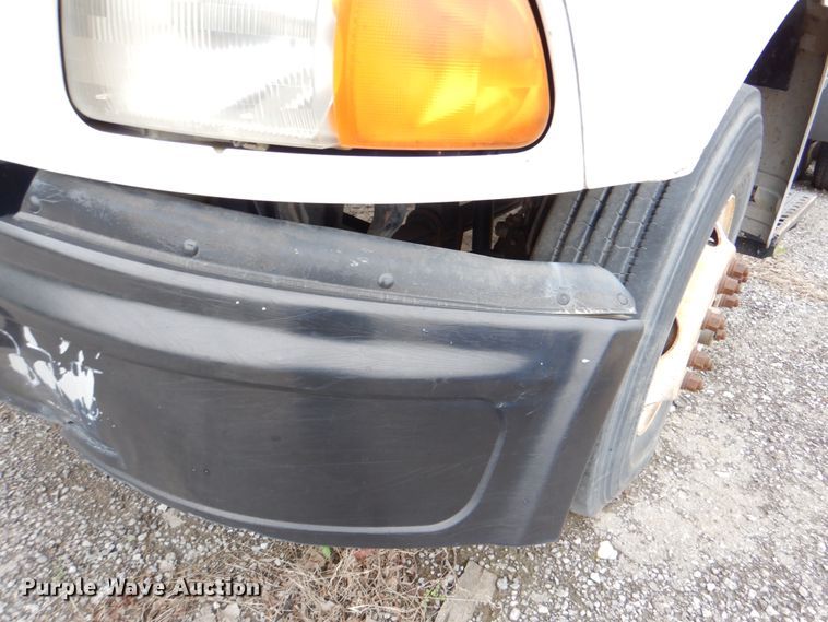 image for item DJ8748 2001 Sterling A9500  semi truck