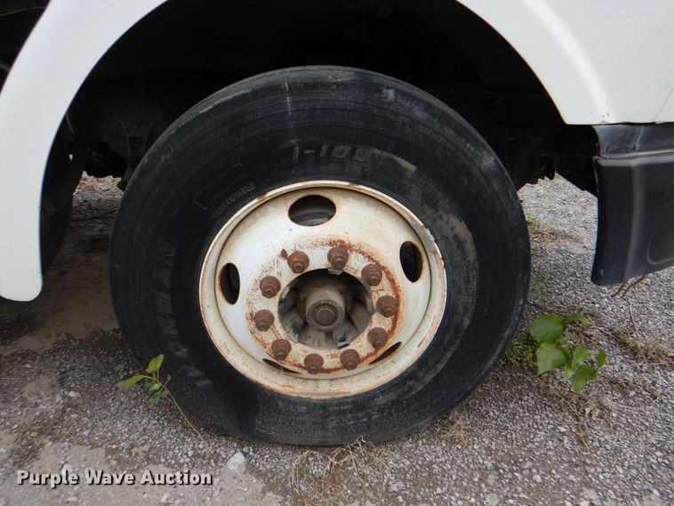 image for item DJ8748 2001 Sterling A9500  semi truck