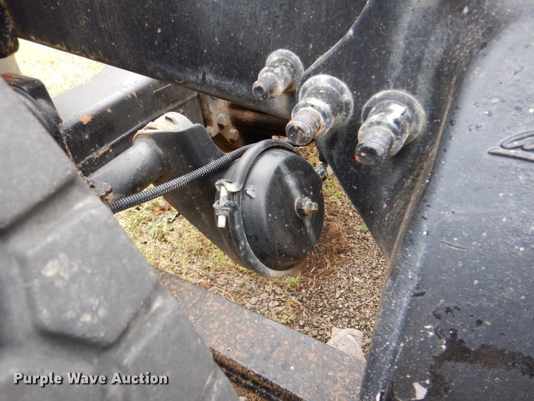 image for item DJ8748 2001 Sterling A9500  semi truck