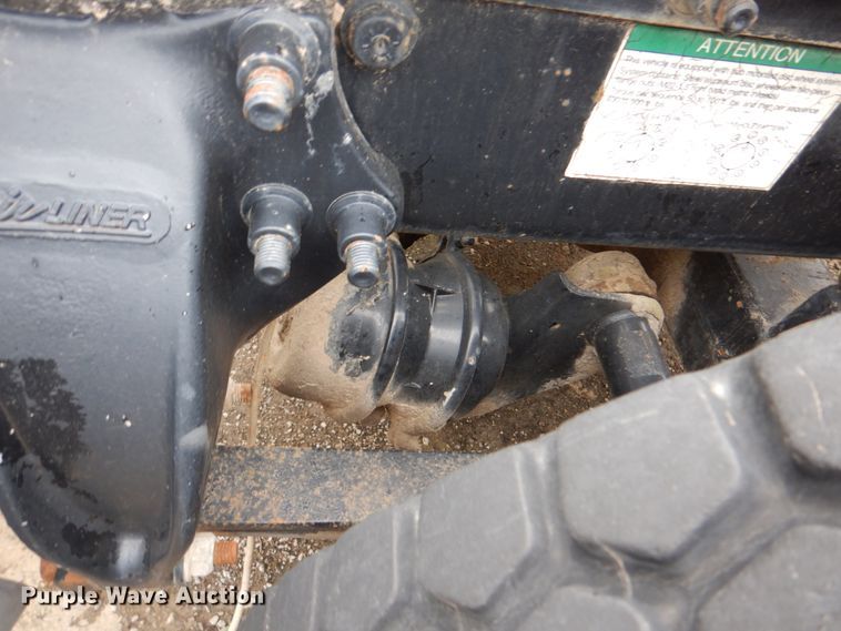 image for item DJ8748 2001 Sterling A9500  semi truck