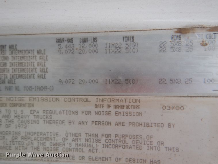 image for item DJ8748 2001 Sterling A9500  semi truck