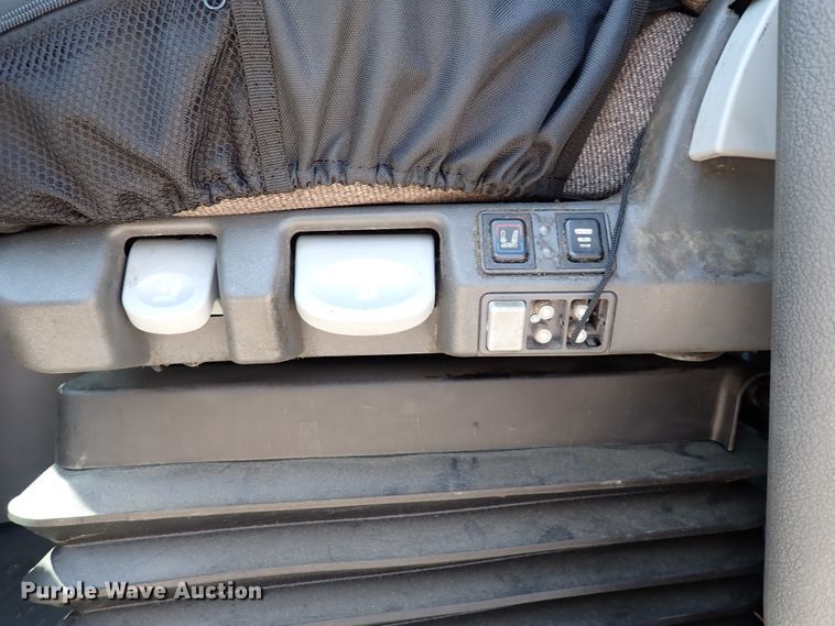 image for item DK4678 2013 Freightliner Cascadia  semi truck