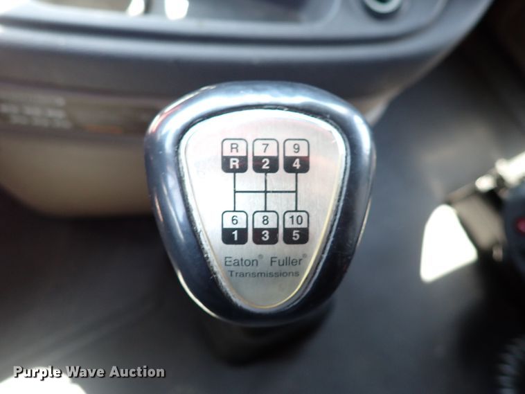 image for item DK4678 2013 Freightliner Cascadia  semi truck