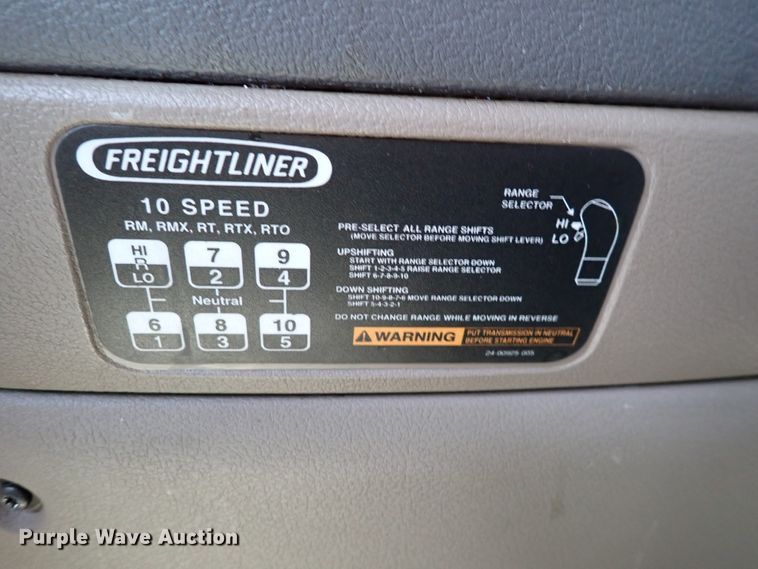 image for item DK4678 2013 Freightliner Cascadia  semi truck