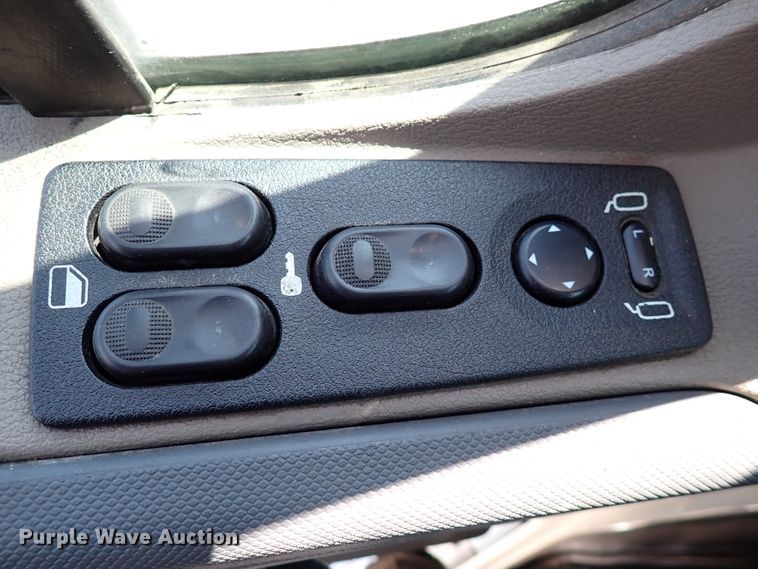 image for item DK4678 2013 Freightliner Cascadia  semi truck