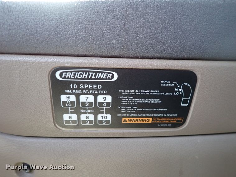 image for item DK4678 2013 Freightliner Cascadia  semi truck