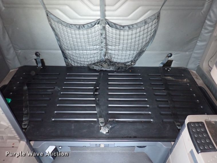 image for item DK4678 2013 Freightliner Cascadia  semi truck