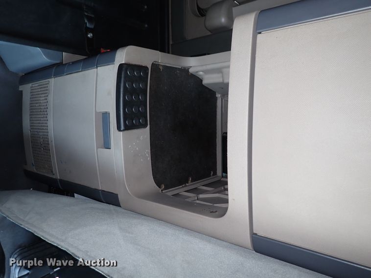 image for item DK4678 2013 Freightliner Cascadia  semi truck