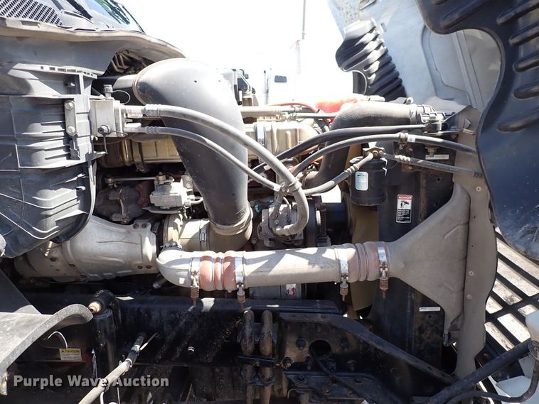 image for item DK4678 2013 Freightliner Cascadia  semi truck