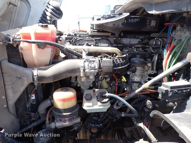 image for item DK4678 2013 Freightliner Cascadia  semi truck