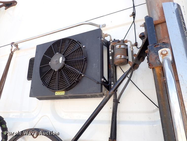 image for item DK4678 2013 Freightliner Cascadia  semi truck