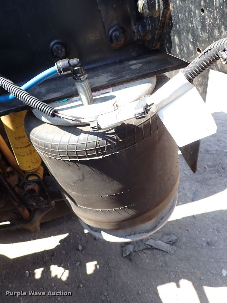 image for item DK4678 2013 Freightliner Cascadia  semi truck