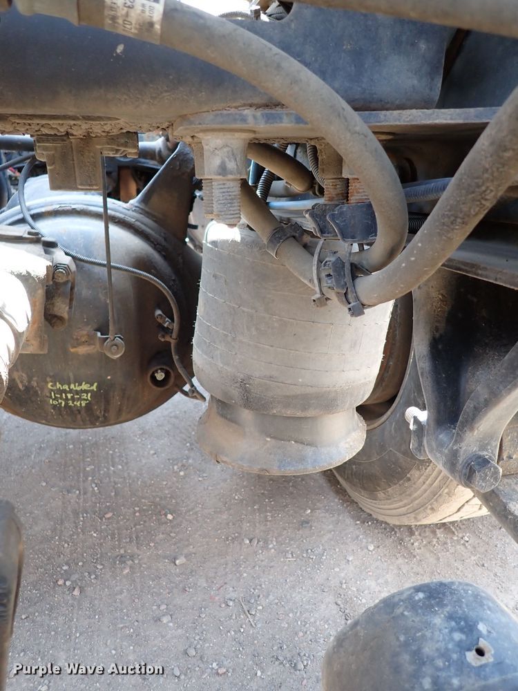 image for item DK4678 2013 Freightliner Cascadia  semi truck