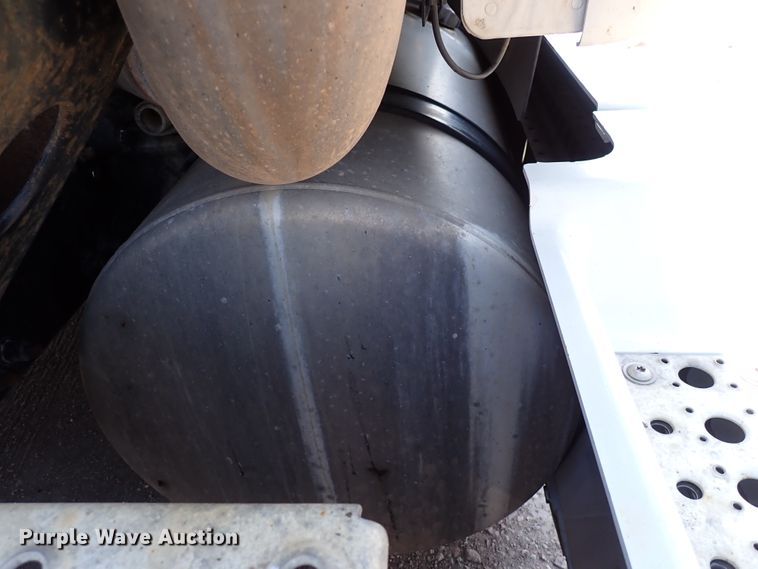 image for item DK4678 2013 Freightliner Cascadia  semi truck