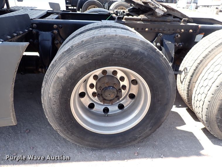 image for item DK4678 2013 Freightliner Cascadia  semi truck