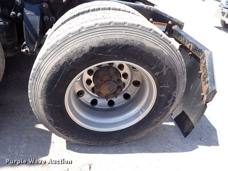 image for item DK4678 2013 Freightliner Cascadia  semi truck