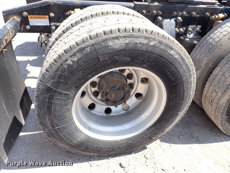 image for item DK4678 2013 Freightliner Cascadia  semi truck