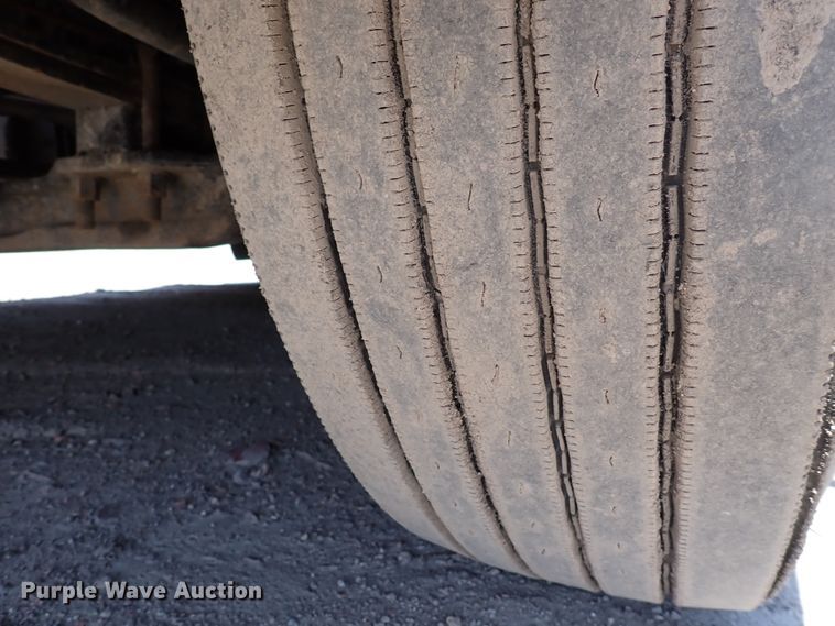 image for item DK4678 2013 Freightliner Cascadia  semi truck