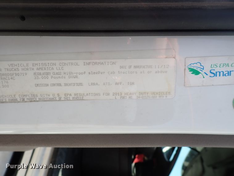 image for item DK4678 2013 Freightliner Cascadia  semi truck