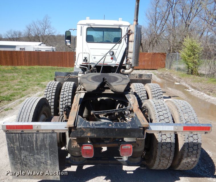 image for item DK5565 2010 Mack CXU  semi truck