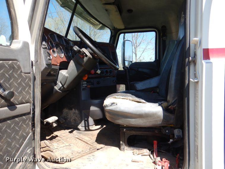 image for item DK5565 2010 Mack CXU  semi truck