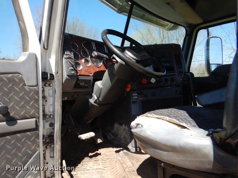 image for item DK5565 2010 Mack CXU  semi truck