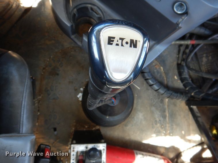 image for item DK5565 2010 Mack CXU  semi truck