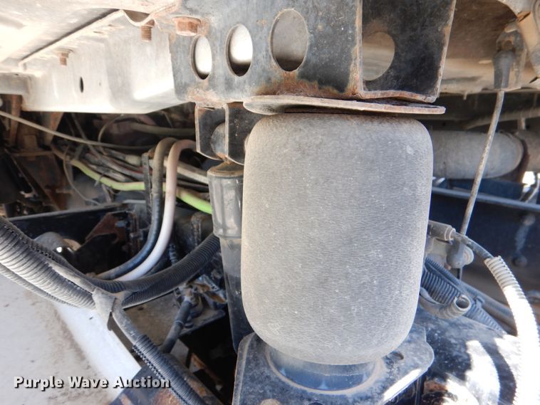 image for item DK5565 2010 Mack CXU  semi truck