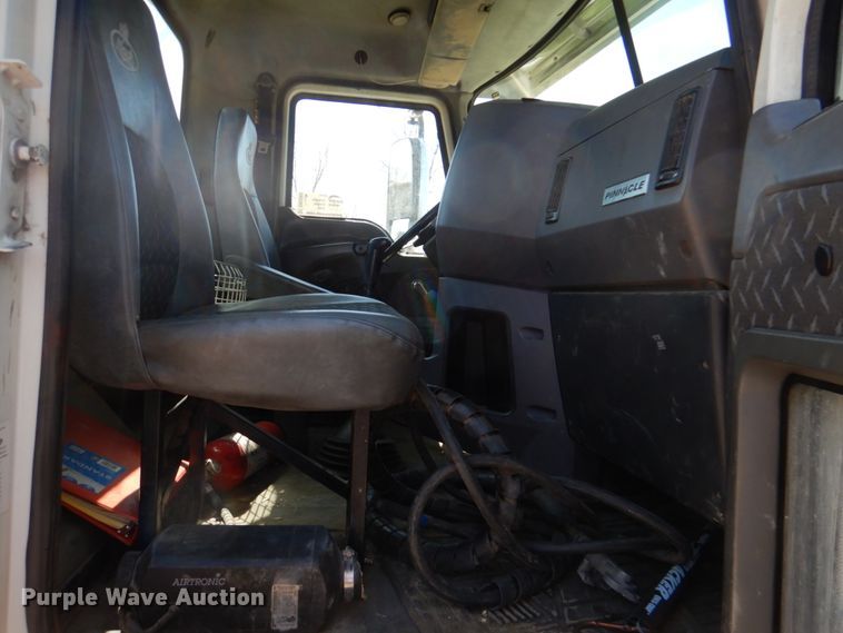 image for item DK5565 2010 Mack CXU  semi truck