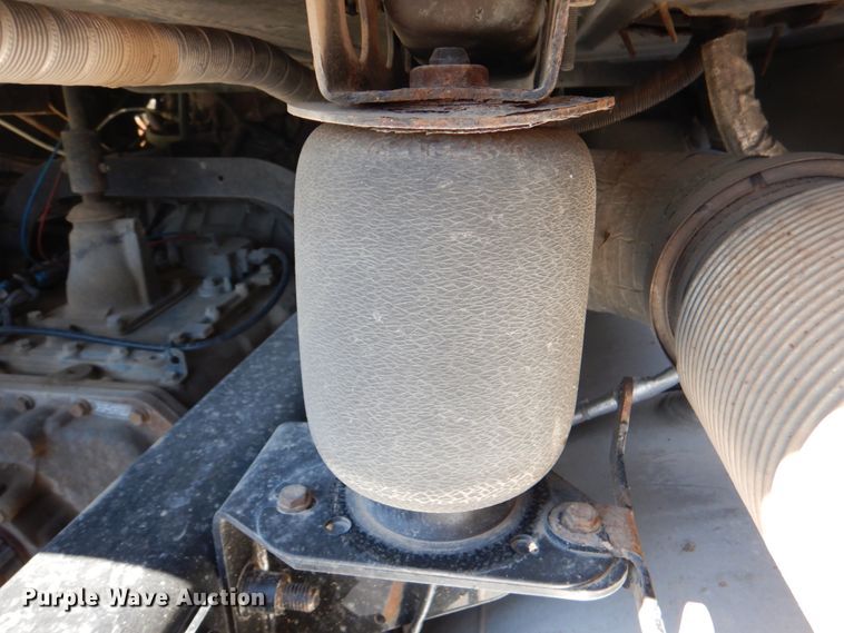 image for item DK5565 2010 Mack CXU  semi truck