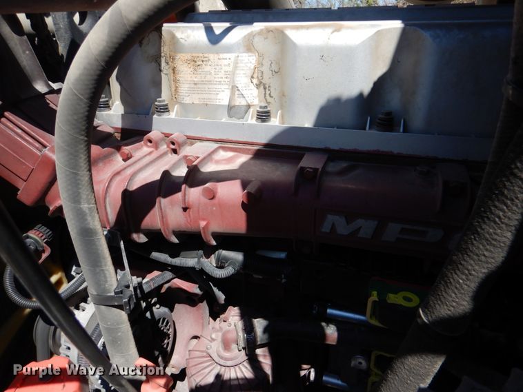 image for item DK5565 2010 Mack CXU  semi truck