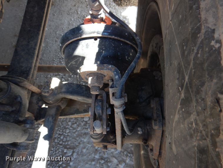 image for item DK5565 2010 Mack CXU  semi truck