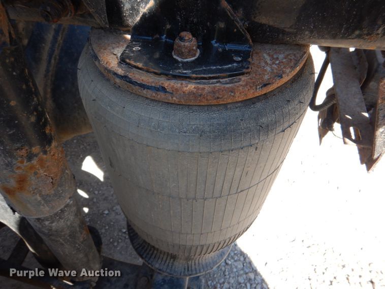 image for item DK5565 2010 Mack CXU  semi truck