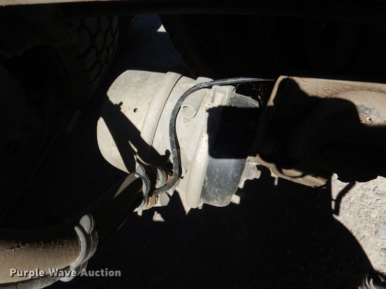 image for item DK5565 2010 Mack CXU  semi truck