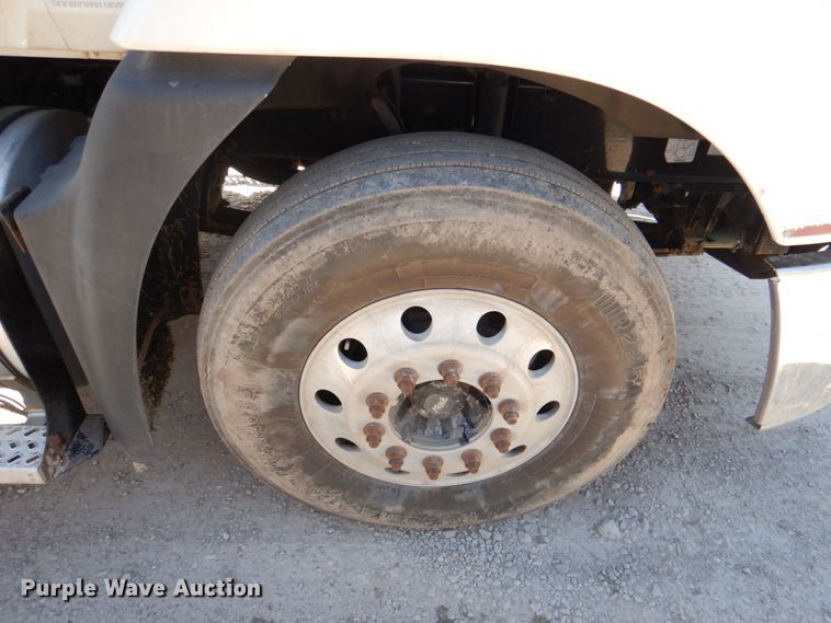 image for item DK5565 2010 Mack CXU  semi truck