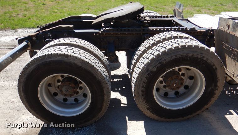 image for item DK5565 2010 Mack CXU  semi truck