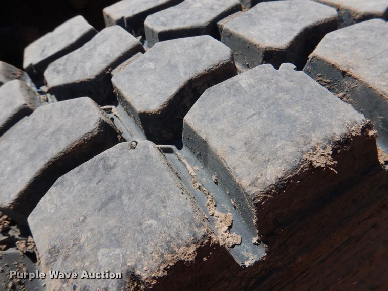 image for item DK5565 2010 Mack CXU  semi truck