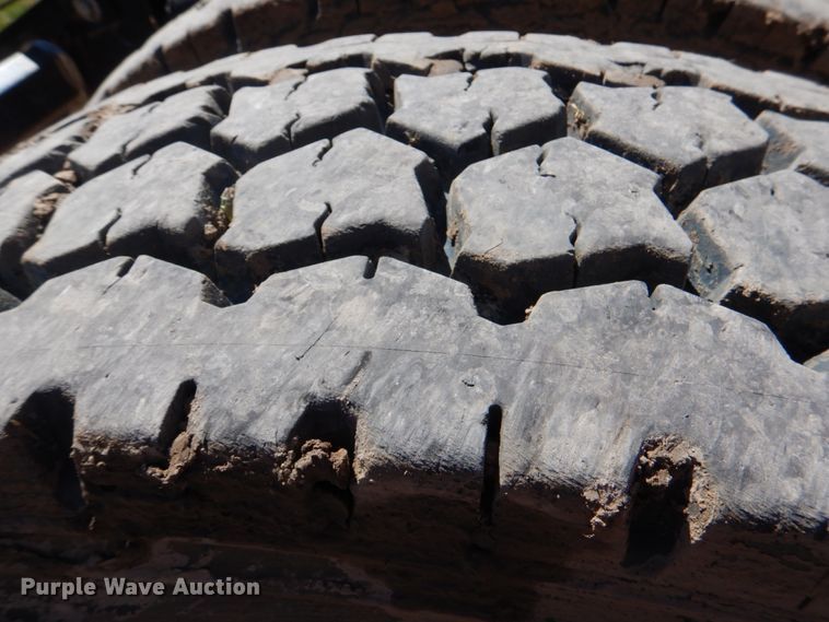 image for item DK5565 2010 Mack CXU  semi truck