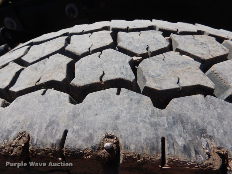 image for item DK5565 2010 Mack CXU  semi truck