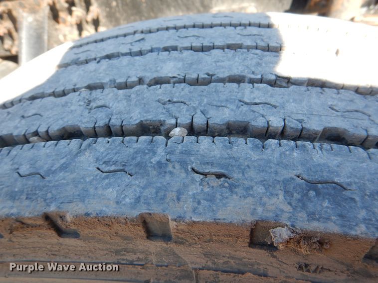 image for item DK5565 2010 Mack CXU  semi truck