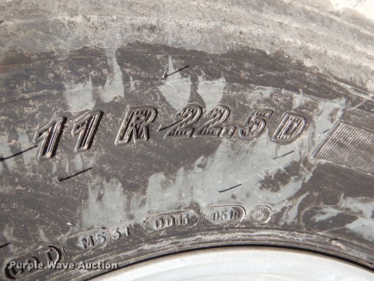 image for item DK5565 2010 Mack CXU  semi truck