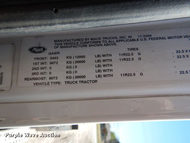 image for item DK5565 2010 Mack CXU  semi truck