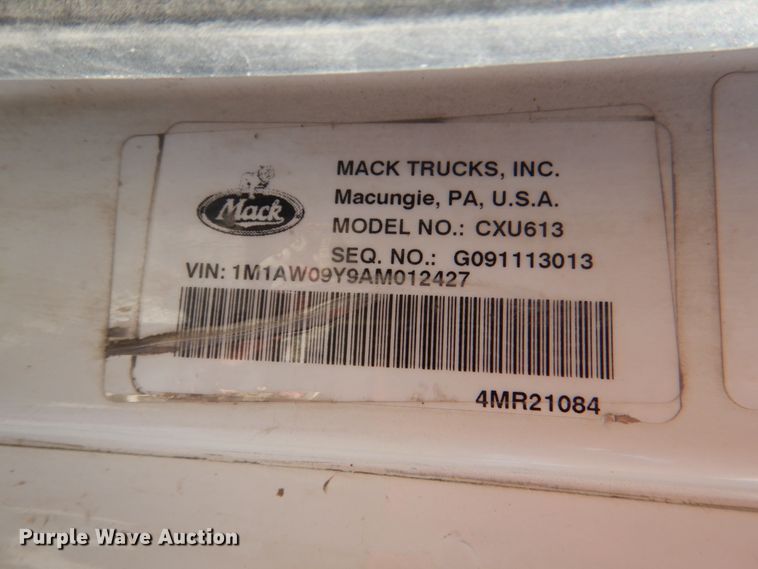 image for item DK5565 2010 Mack CXU  semi truck