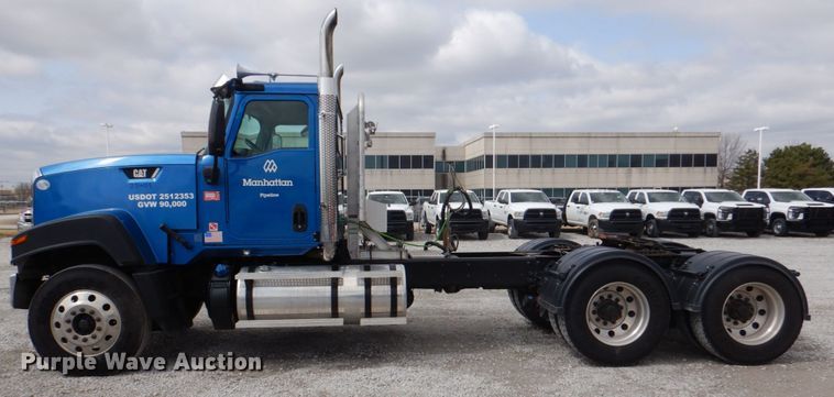 image for item DK5598 2016 Caterpillar CT680L  semi truck