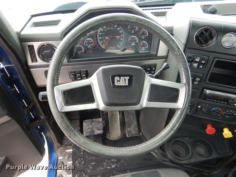 image for item DK5598 2016 Caterpillar CT680L  semi truck